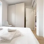 Апартаменти Marco Polo 26 Tirabora Short Rent