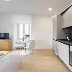 Marco Polo 26 Tirabora Short Rent Апартаменти Трієст