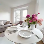 Marco Polo 26 Tirabora Short Rent * Трієст
