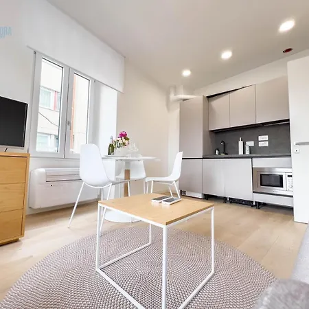 Marco Polo 26 Tirabora Short Rent * Трієст