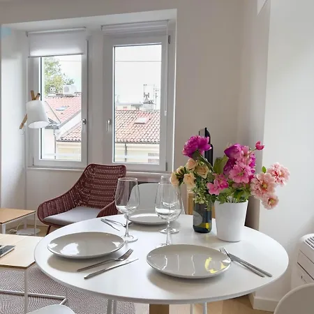 Marco Polo 26 Tirabora Short Rent Апартаменти
