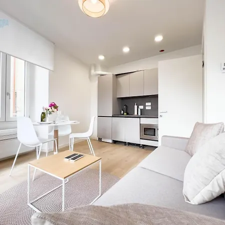 Апартаменти Marco Polo 26 Tirabora Short Rent *