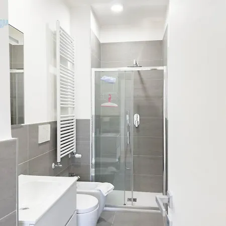 Marco Polo 26 Tirabora Short Rent トリエステ
