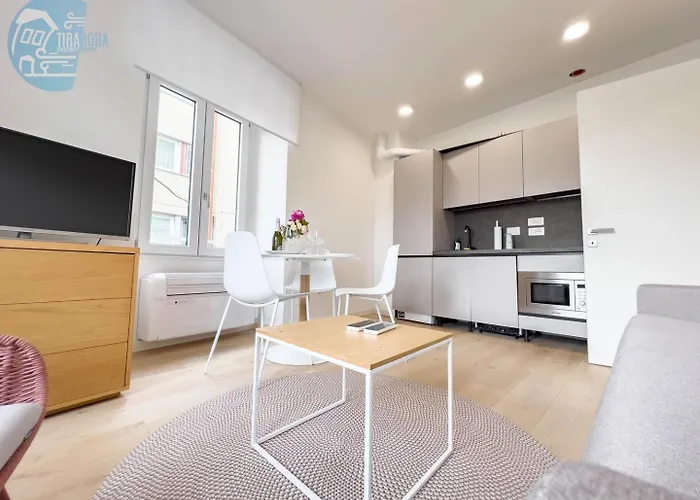 Marco Polo 26 Tirabora Short Rent * Trieste