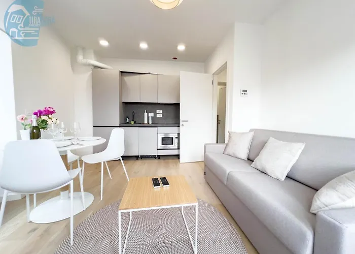 Marco Polo 26 Tirabora Short Rent