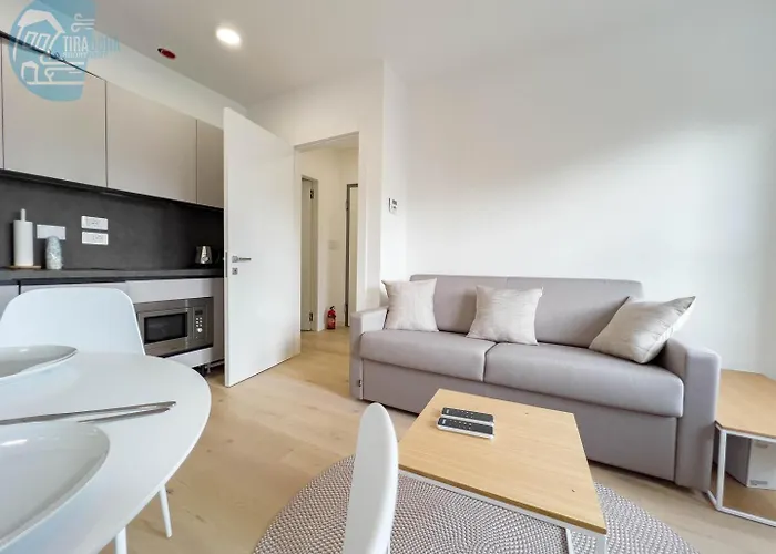 Marco Polo 26 Tirabora Short Rent